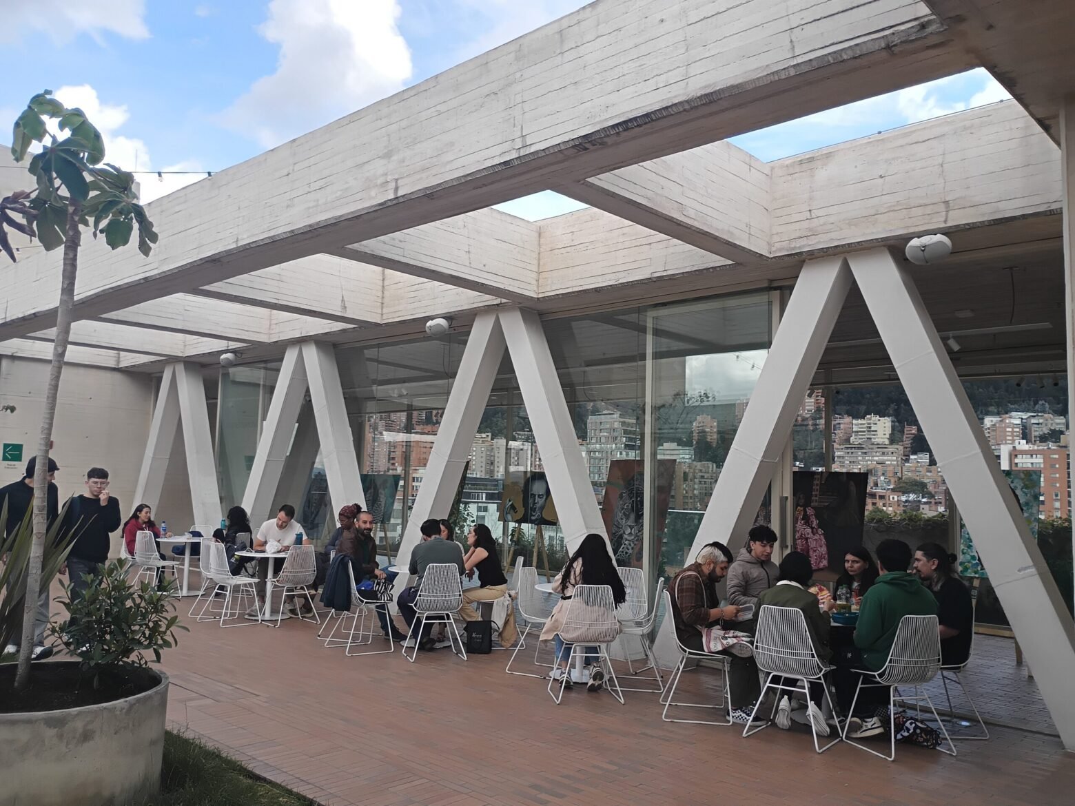 Club de citas y amistades para solteros en Bogotá As de Corazones